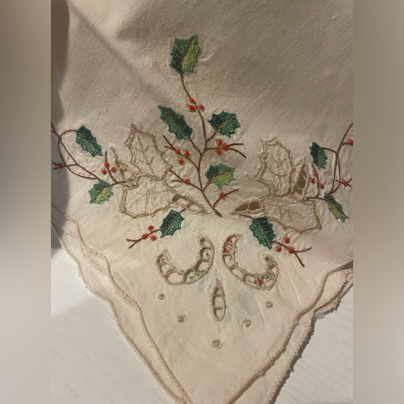 Set of 3 Lenox Linen holiday napkins - Picture 4 of 5